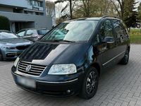 Second-hand VW Sharan 140 CP (102 kW) 2005 Negru Monovolum