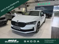 Neu Skoda Superb SportLine 204 PS (150 kW) 2026 Kristallweiß uni Kombi
