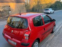 Gebraucht Renault Twingo 60 PS (44 kW) 2011 Rot Kleinwagen
