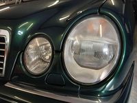 Gebraucht Mercedes E230 Avantgarde 150 PS (110 kW) 1997 Amazonit Limousine