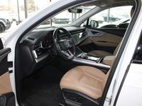 Gebraucht Audi Q7 Basis 231 PS (169 kW) 2022 Carraraweiss/pure white SUV