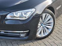 Gebraucht BMW 740 Exclusive 313 PS (230 kW) 2015 Black sapphire metallic Limousine