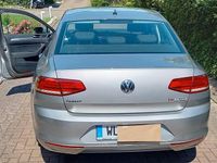 Gebraucht VW Passat Comfortline 150 PS (110 kW) 2015 Silber Limousine