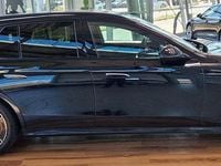 Second-hand Mercedes E220 AMG line 197 CP (144 kW) 2024 Negru Berlinǎ