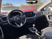 Gebraucht Kia Ceed Play 160 PS (117 kW) 2023 Weiß Kleinwagen