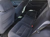Second-hand VW Golf IV 100 CP (73 kW) 2000 Gri Berlinǎ