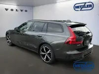 Gebraucht Volvo V60 Plus 398 PS (292 kW) 2023 Platinum grey / metallic Kombi