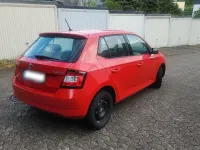 Gebraucht Skoda Fabia Ambition 60 PS (44 kW) 2017 Rot Kleinwagen