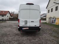 Usado Ford Transit 131 HP (96 kW) 2023 Branco Sedan