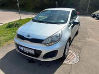 Gebraucht Kia Rio 75 PS (55 kW) 2013 Silber Limousine