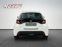 Gebraucht Toyota Yaris Comfort 72 PS (52 kW) 2023 Schneeweiß Kleinwagen