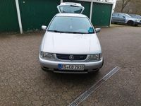 Gebraucht VW Polo 60 PS (44 kW) 1997 Silber Limousine