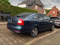 Gebraucht Skoda Octavia 105 PS (77 kW) 2012 Blau Limousine