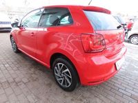 Gebraucht VW Polo Sound 60 PS (44 kW) 2017 Flashrot Kleinwagen