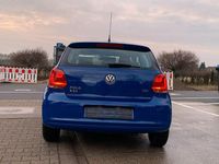 Gebraucht VW Polo Trendline 75 PS (55 kW) 2011 Blau Kleinwagen