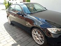 Gebraucht BMW 320 177 PS (130 kW) 2008 Schwarz Limousine