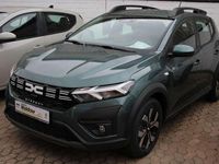 Neu Dacia Sandero Expression 91 PS (66 kW) 2025 Zedergrün Kleinwagen