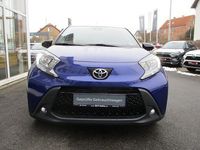 Gebraucht Toyota Aygo X Comfort 72 PS (52 kW) 2022 Juniper blue metallic/ night sky black SUV