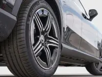 Gebraucht Mercedes GLC200 AMG 163 PS (119 kW) 2026 Obsidianschwarz metallic SUV
