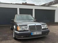 Gebraucht Mercedes E500 326 PS (239 kW) 1992 Schwarz Limousine