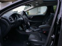 Gebraucht Volvo V40 Momentum 152 PS (111 kW) 2018 Schwarz Kombi