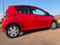 Gebraucht Toyota Aygo 68 PS (50 kW) 2010 Rot Kleinwagen