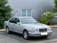 gebraucht Mercedes E200 Classic. tüv 2026