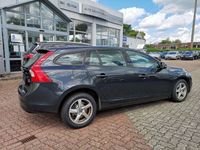 Gebraucht Volvo V60 Business Edition 136 PS (100 kW) 2015 Grau Kombi