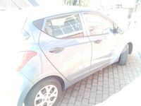 Gebraucht Hyundai i10 65 PS (47 kW) 2015 Blau Kleinwagen