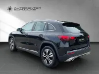 Gebraucht Mercedes GLA180 Advanced 136 PS (100 kW) 2025 lack kosmosschwarz (metallic) SUV