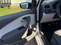Gebraucht VW Polo 90 PS (66 kW) 2015 Silber Limousine