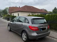 Gebraucht Mercedes B180 122 PS (89 kW) 2011 Grau Kleinwagen