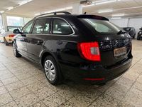 Gebraucht Skoda Superb 170 PS (125 kW) 2012 Schwarz Kombi