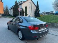 Gebraucht BMW 320 184 PS (135 kW) 2014 Grau Limousine