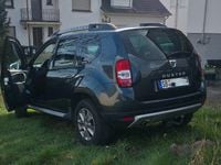 Gebraucht Dacia Duster Celebration 109 PS (80 kW) 2015 Grau SUV