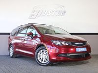 Używany Chrysler Voyager 287 KM (211 kW) 2023 Czerwony Minivan