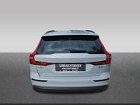 Gebraucht Volvo V60 Core 163 PS (119 kW) 2023 Vapour grey / metallic Kombi