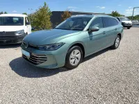 Gebraucht VW Passat Elegance 150 PS (110 kW) 2025 Maripositgrün Kombi