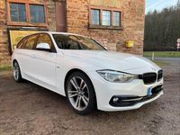 Gebraucht BMW 330 Sport Line 258 PS (189 kW) 2015 Weiß Kombi
