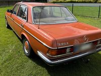 Gebraucht Mercedes E280 185 PS (136 kW) 1981 Orange Limousine