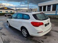 Gebraucht Opel Astra Selection 116 PS (85 kW) 2015 Weiß Kombi