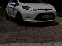 Gebraucht Ford Fiesta 82 PS (60 kW) 2009 Weiß Kleinwagen