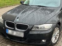 Gebraucht BMW 318 143 PS (105 kW) 2010 Schwarz Kombi