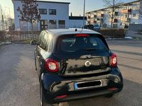 Gebraucht Smart ForFour 90 PS (66 kW) 2019 Schwarz Kleinwagen