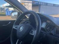 Gebraucht Skoda Rapid Ambition 105 PS (77 kW) 2015 Silber Kleinwagen