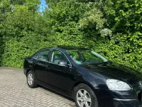 Gebraucht VW Jetta 105 PS (77 kW) 2008 Schwarz Limousine