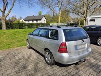 Usado Toyota Corolla Sol 110 HP (80 kW) 2004 Prateado Carrinha