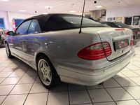 Gebraucht Mercedes CLK230 197 PS (144 kW) 2001 Silber Cabrio