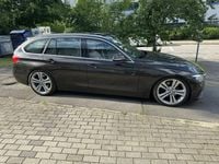 Gebraucht BMW 330 Sport Line 258 PS (189 kW) 2015 Braun Limousine