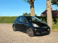 Gebraucht Toyota Aygo 68 PS (50 kW) 2011 Schwarz Kleinwagen